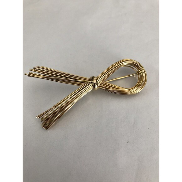 STUNNING VINTAGE ESTATE GOLD TONE LOOP BOW  BROOCH!!! - Picture 2 of 6